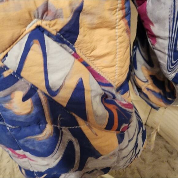 FREE PEOPLE NWT MARBLE MULTI COLOR PUFFER SIZE MED - Picture 3 of 12